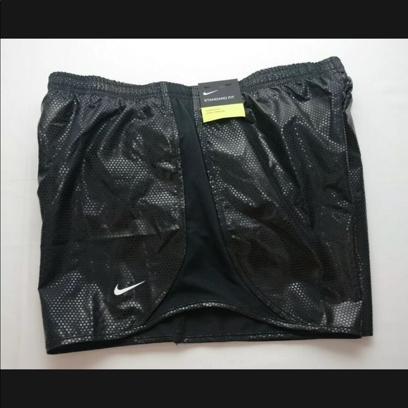 Nike Dri Fit Shorts - Picture 3 of 8